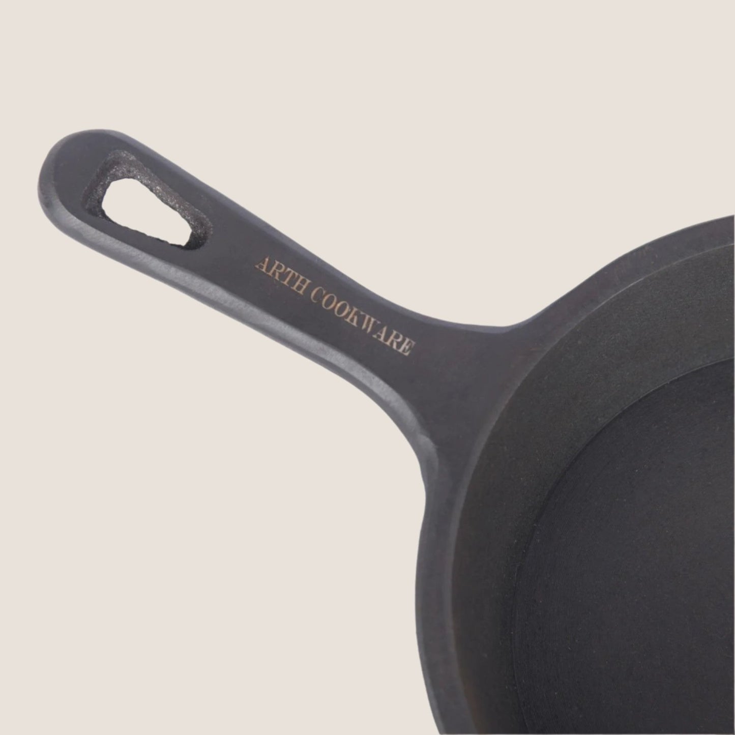 Cast Iron Preseasoned Omlettle Pan with handle - 16cms