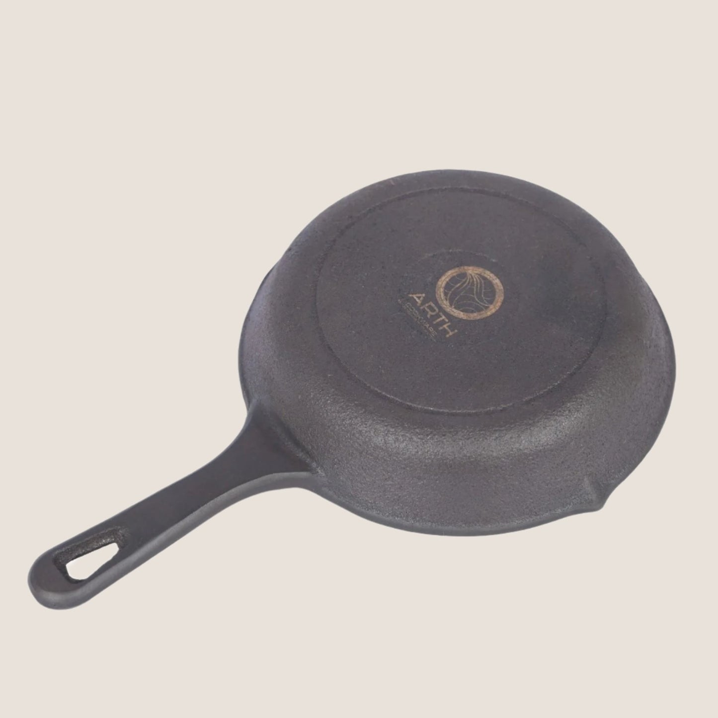 Cast Iron Preseasoned Omlettle Pan with handle - 16cms